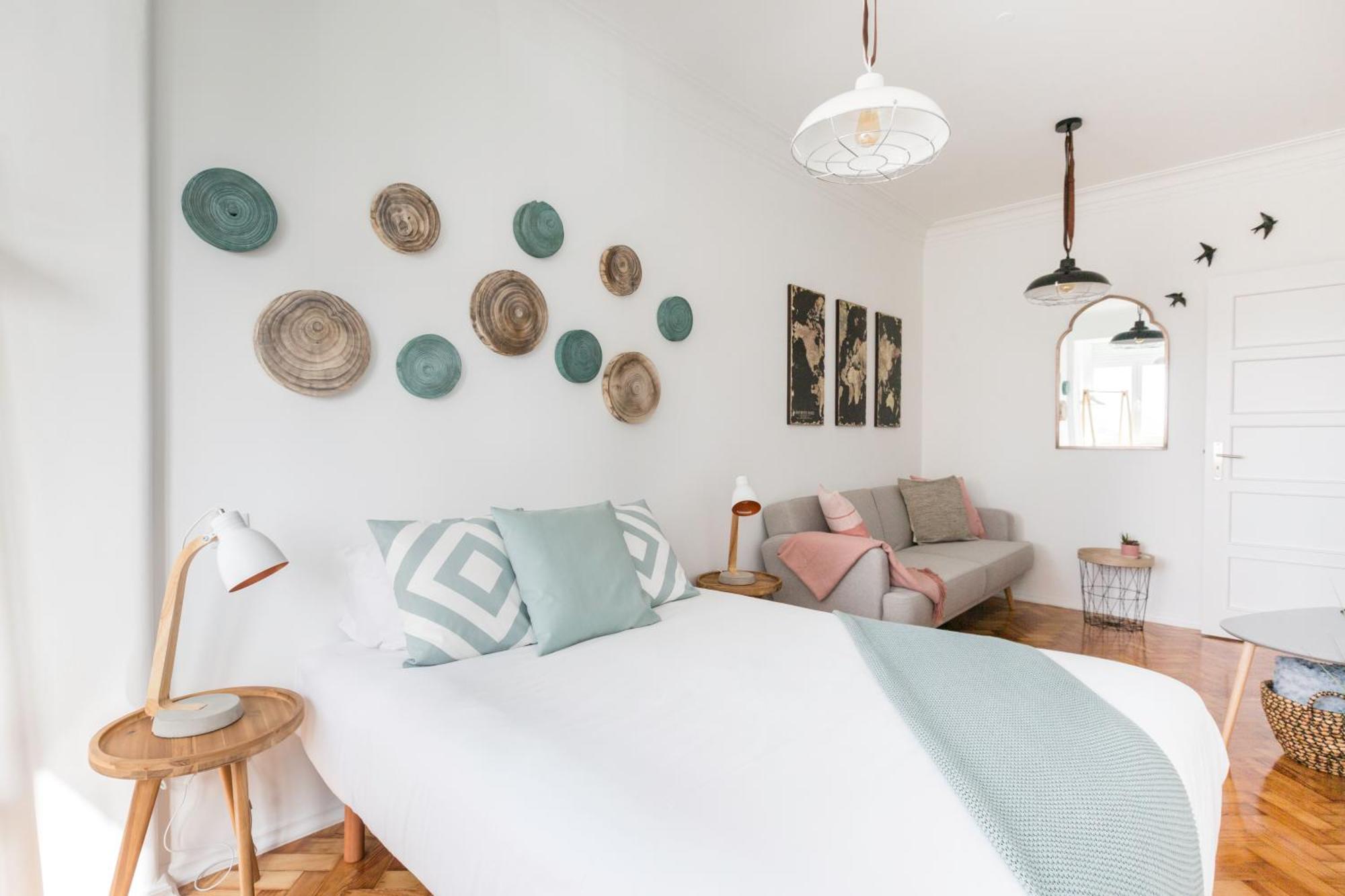 Stroll To Coffee Shops Near A Renovated Hillside Apartment In Graca Лиссабон Экстерьер фото
